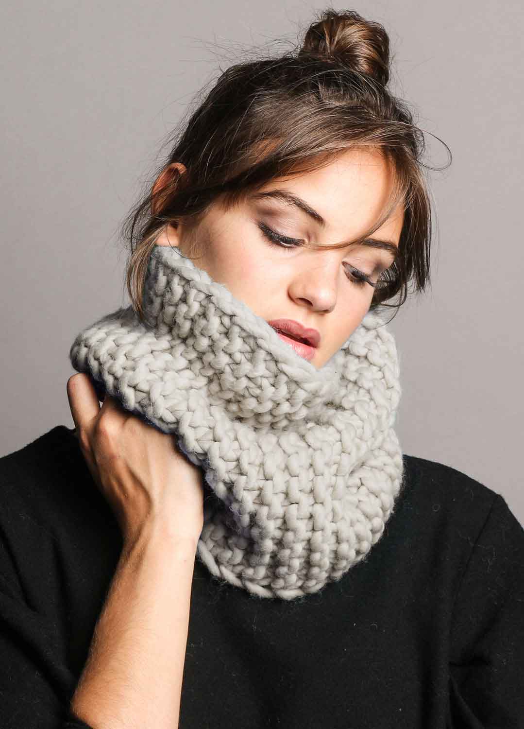 Himba Snood Beginner Knitting Kit in Grey